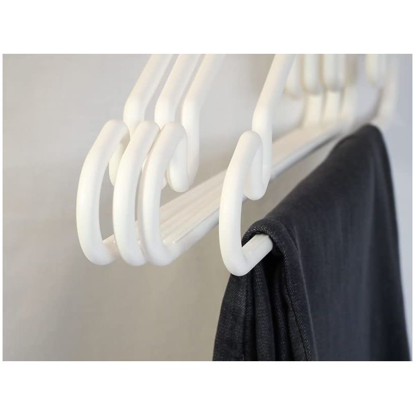 CLOTHES HANGERS 6 PK